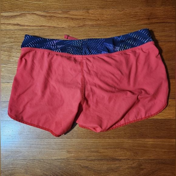 Patagonia Women's Athletic Shorts S - Picture 2 of 5